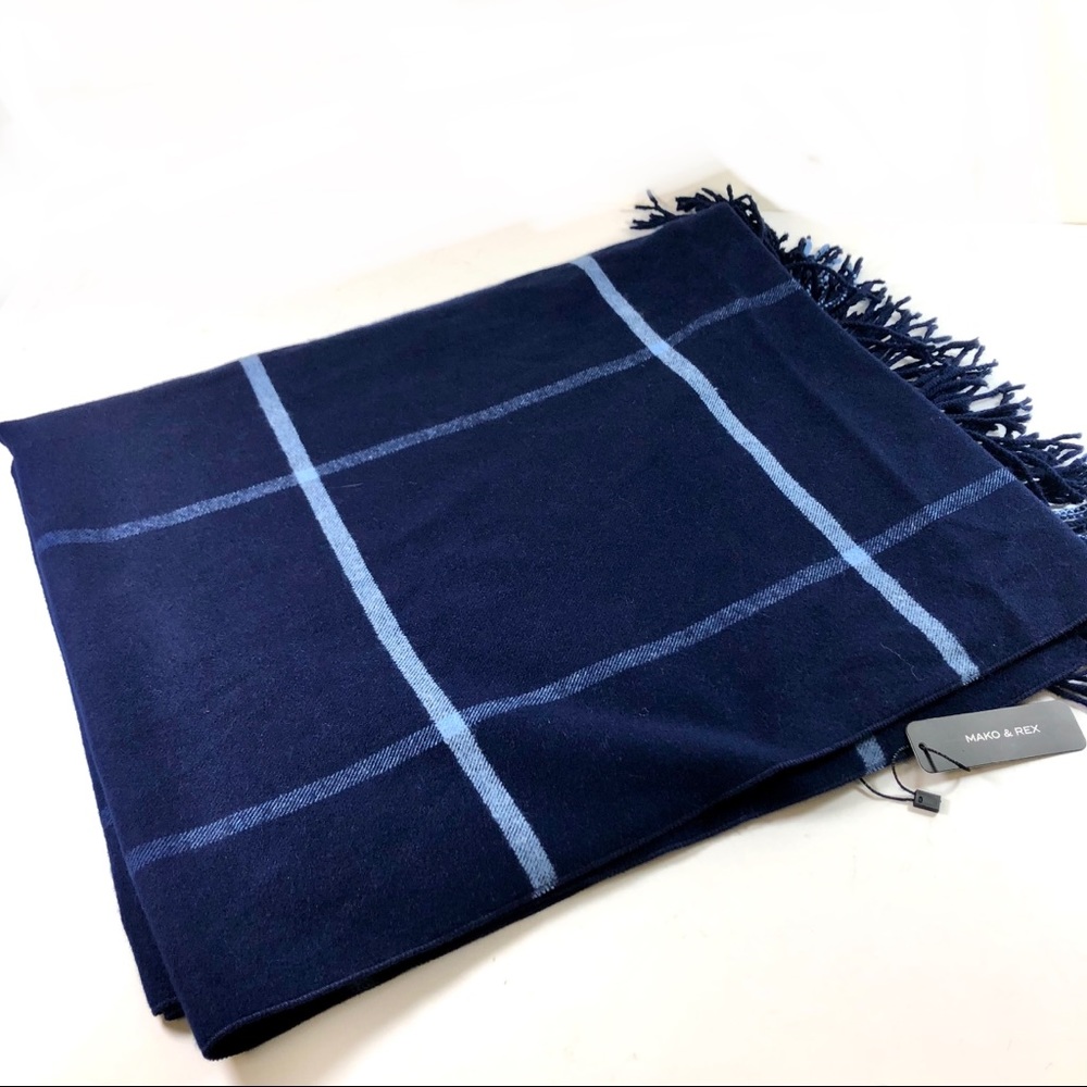 Mako and Rex women wrap NWT beautiful and trendy